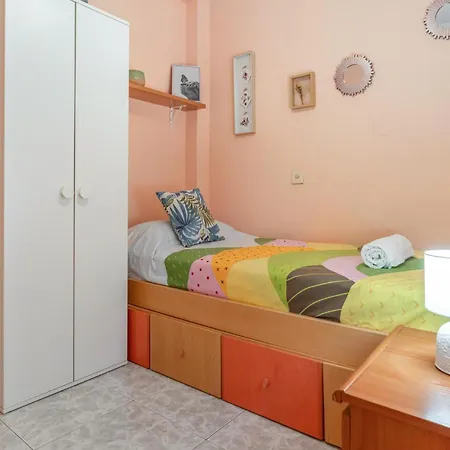 Apartment 2 Bedroom Beautiful In Torre Del Mar