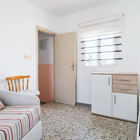Apartment 2 Bedroom Beautiful In